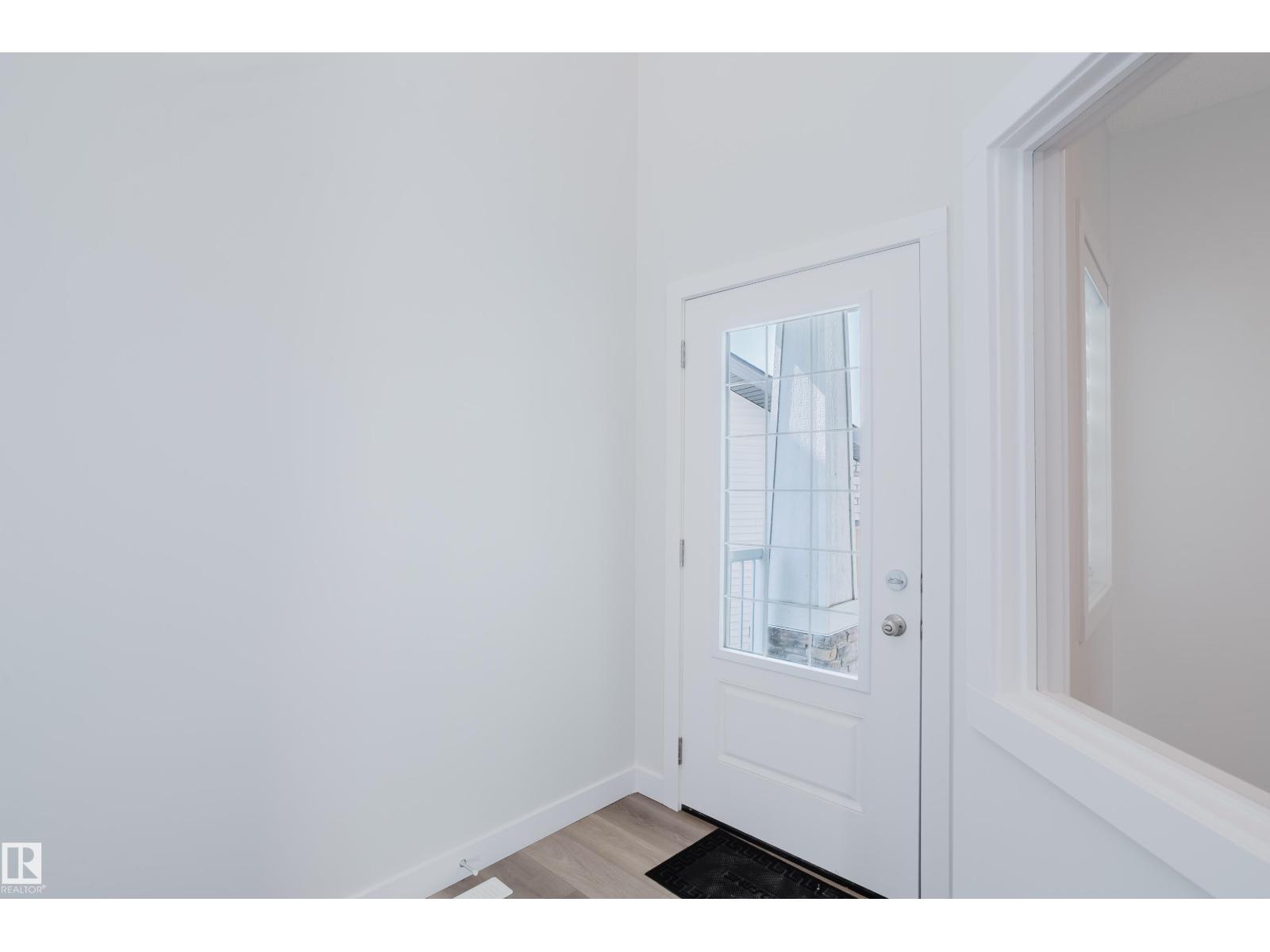 19007 20 Av Nw Nw, Edmonton, Alberta  T6M 3E8 - Photo 2 - E4453257