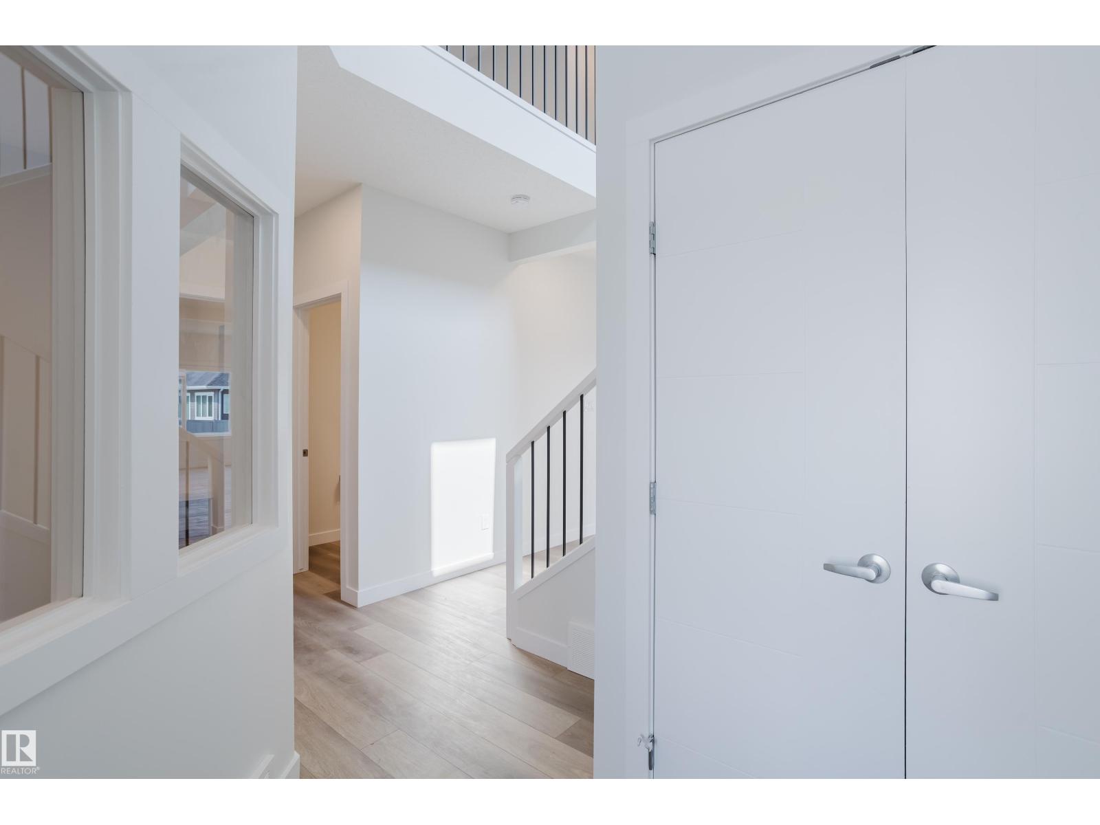 19007 20 Av Nw Nw, Edmonton, Alberta  T6M 3E8 - Photo 4 - E4453257