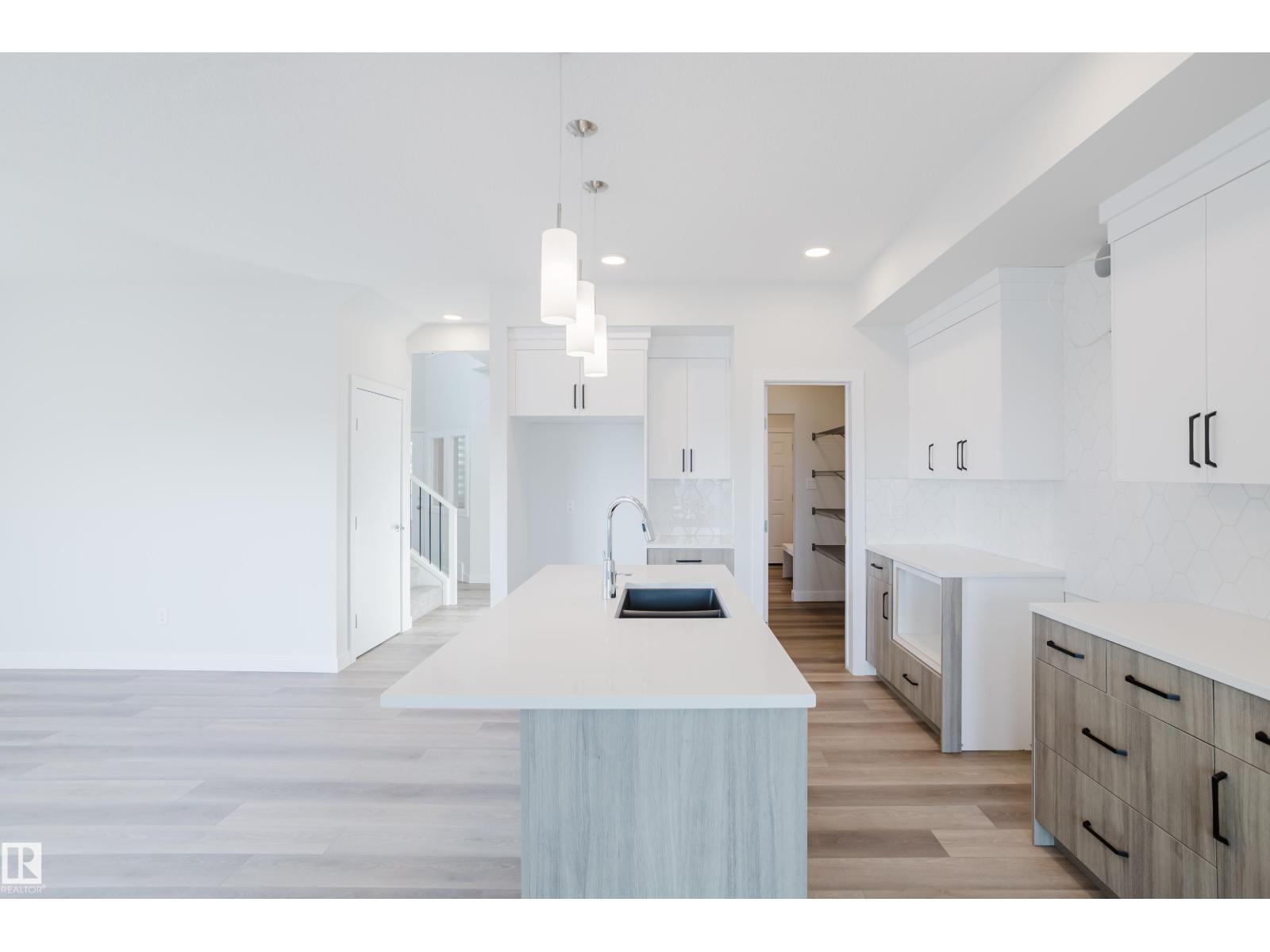 19007 20 Av Nw Nw, Edmonton, Alberta  T6M 3E8 - Photo 9 - E4453257