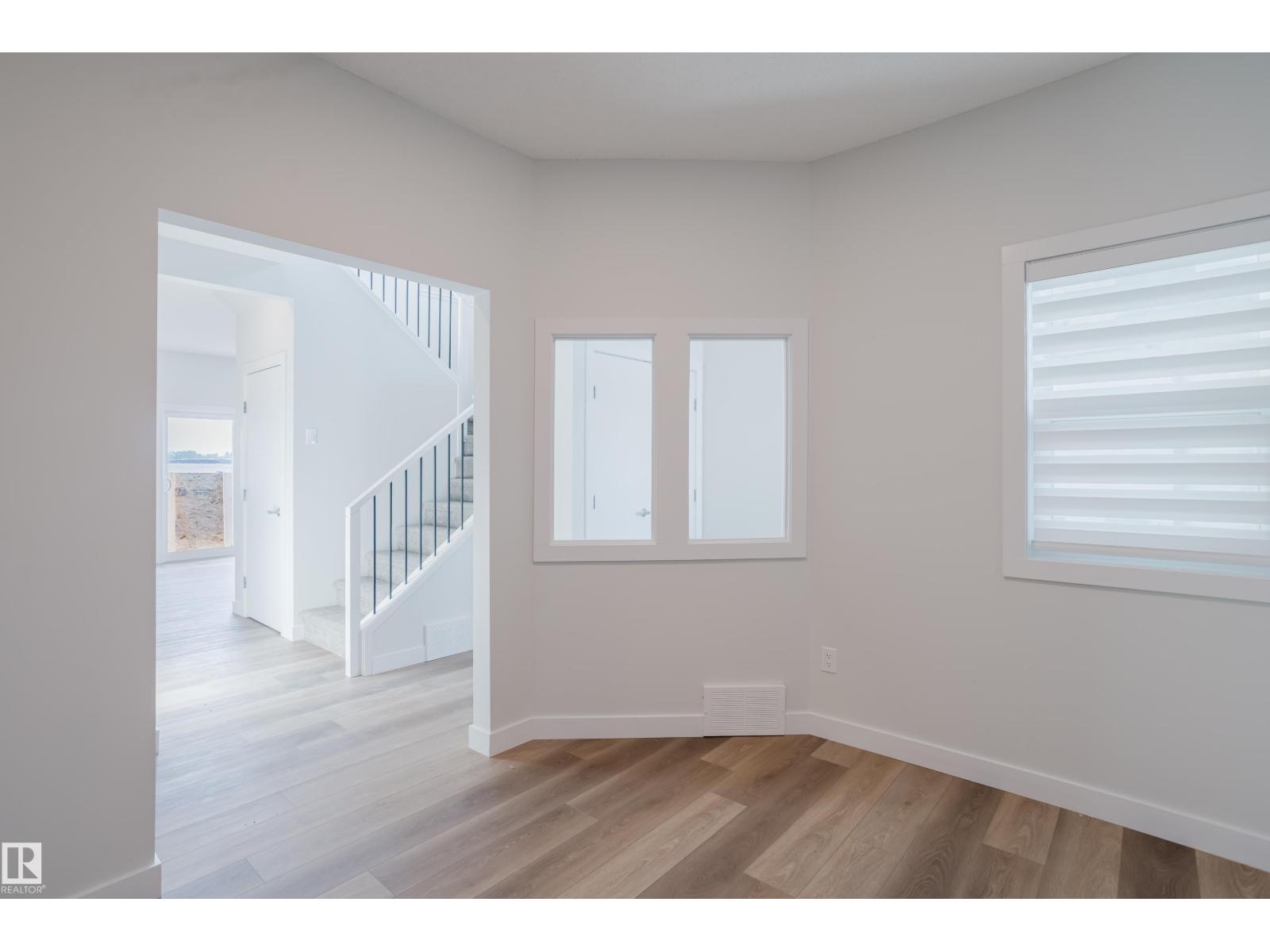 19007 20 Av Nw Nw, Edmonton, Alberta  T6M 3E8 - Photo 5 - E4453257