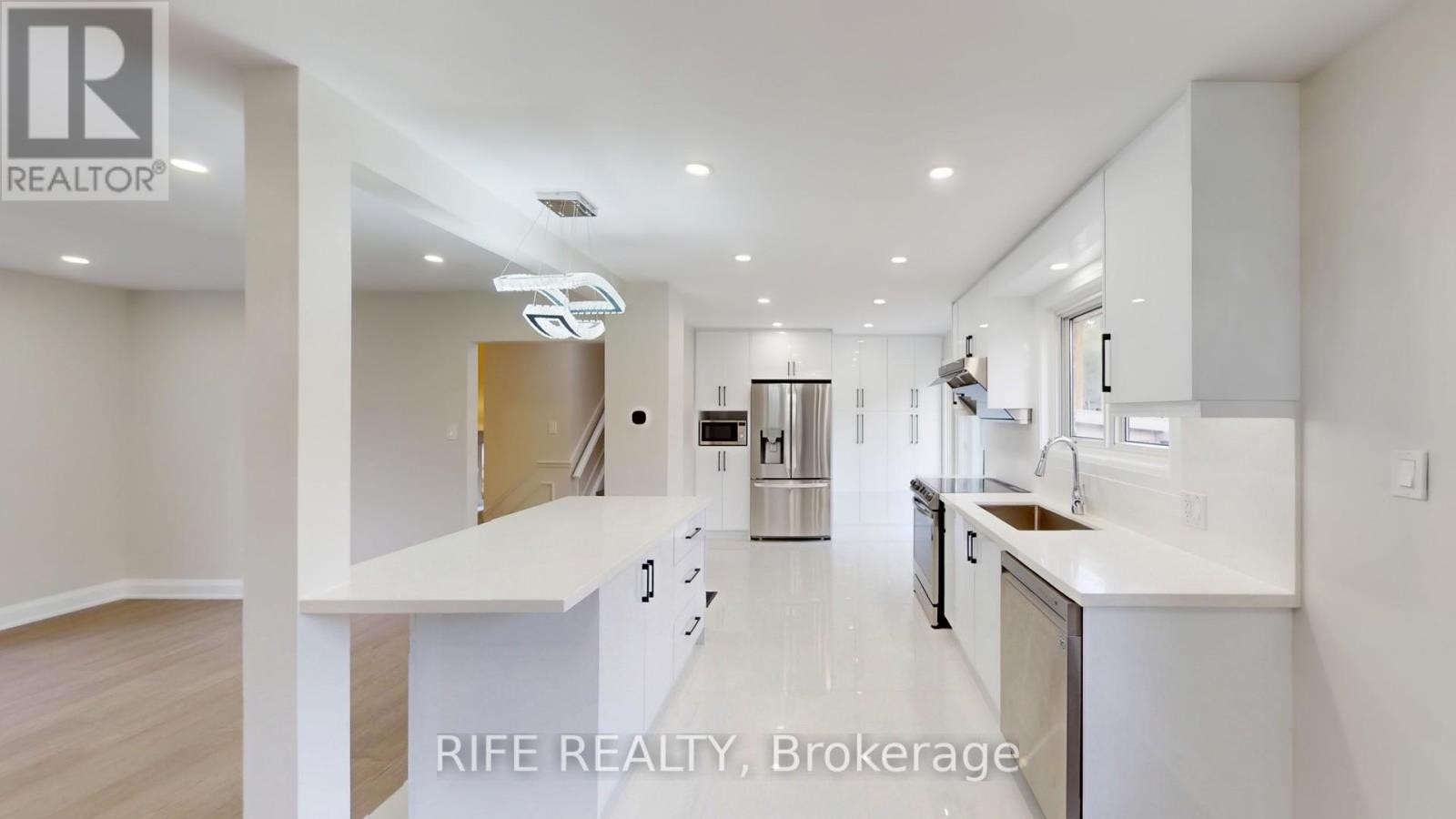 Property at 2137 HIXON STREET image 5