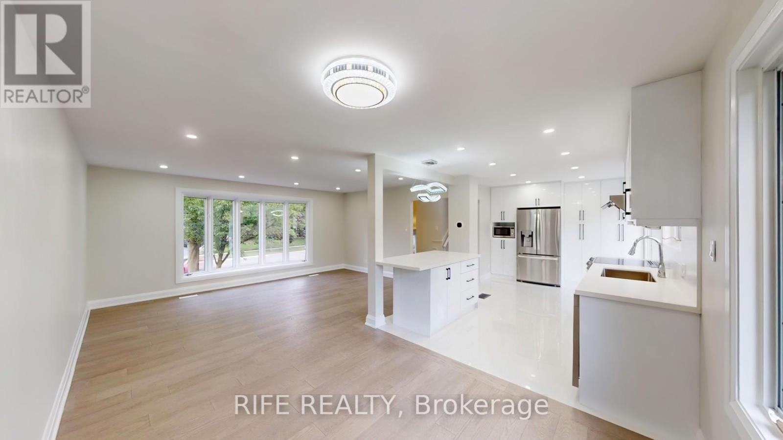 2137 Hixon Street, Oakville (Br Bronte), Ontario  L6L 1T3 - Photo 9 - W12347784