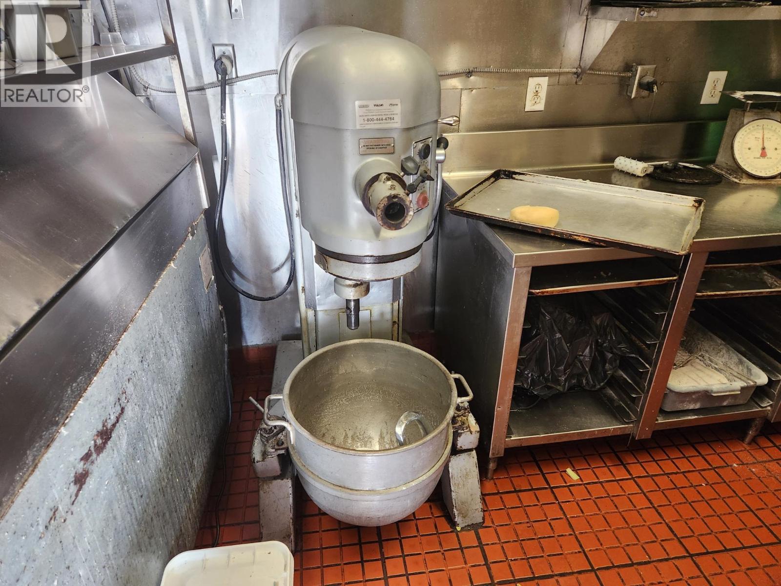 613 E Broadway, Vancouver, British Columbia  V5T 1X7 - Photo 3 - C8071511