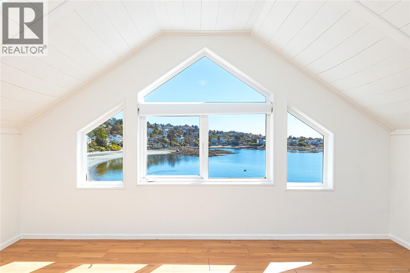 157 Robertson St, Victoria, British Columbia  V8S 3X3 - Photo 10 - 1008909