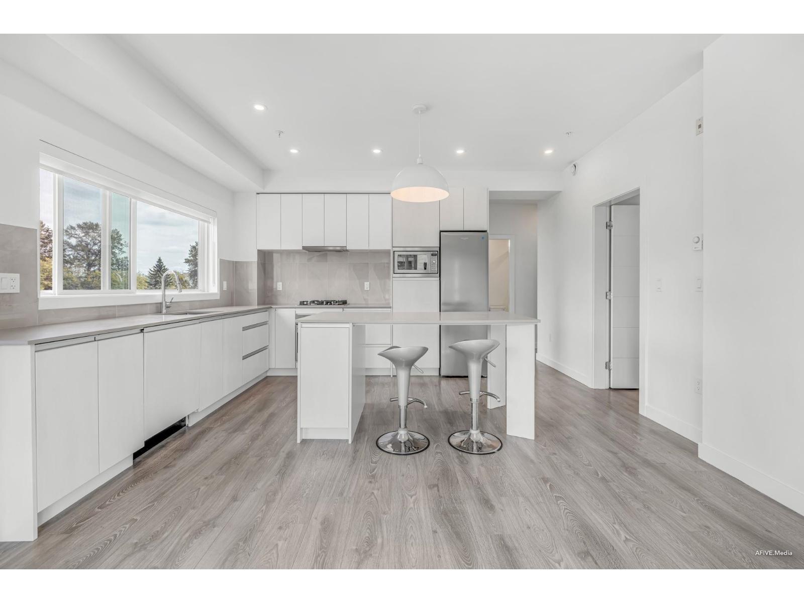 401 14225 103a Avenue, Surrey, British Columbia  V3T 0T4 - Photo 8 - R3037670