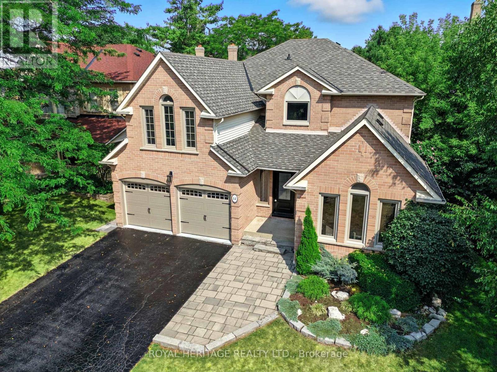 14 Balsdon Crescent, Whitby, Ontario  L1P 1L5 - Photo 4 - E12327735