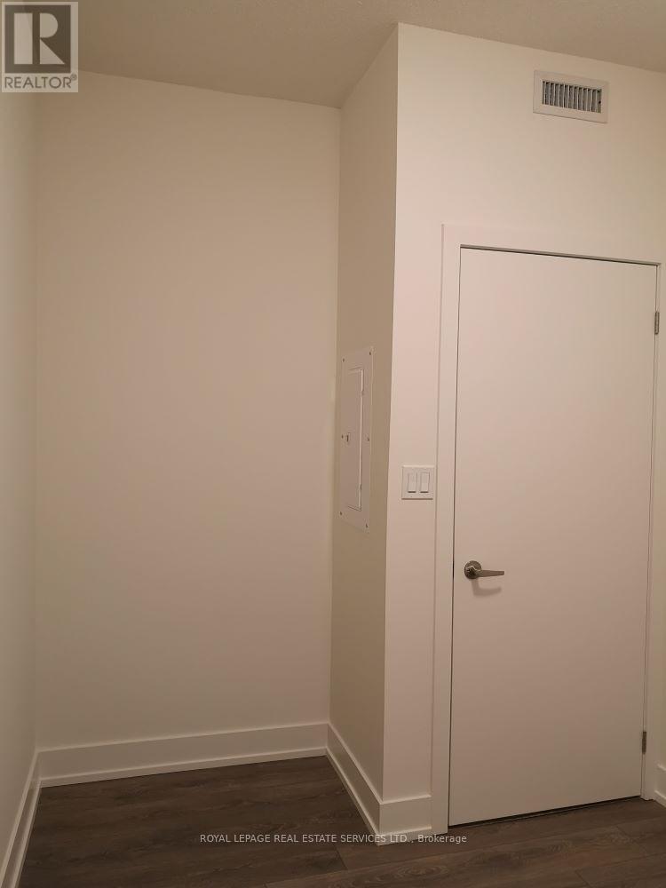 1013 - 180 Fairview Mall Drive, Toronto, Ontario  M2J 0G4 - Photo 5 - C12347867