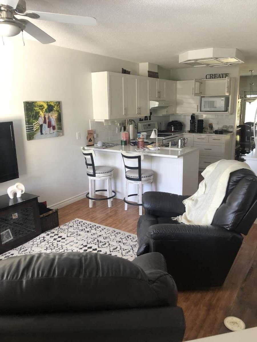 Property at 9 21928 48 AVENUE image 1