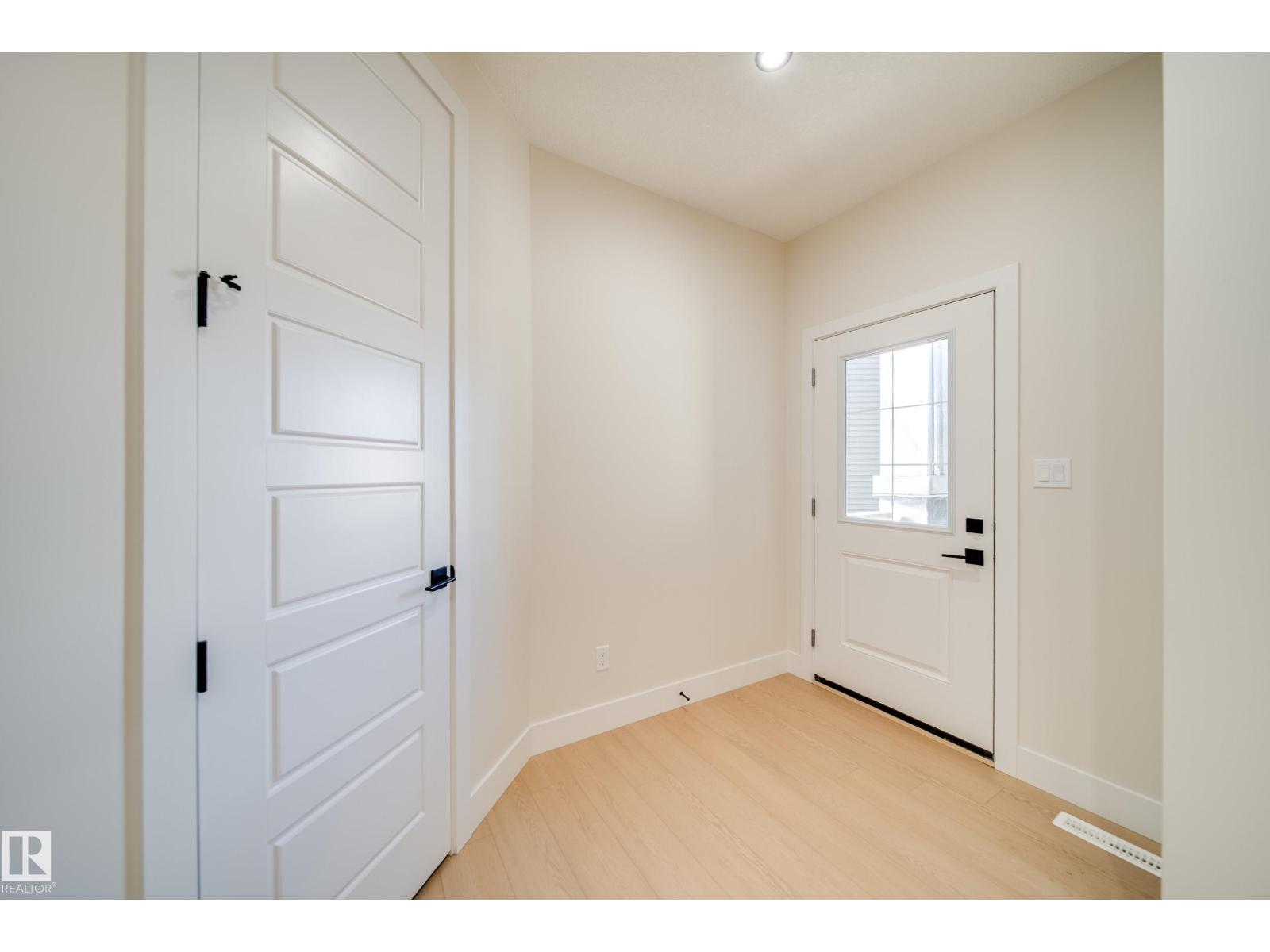 Property at 17047 45 ST NW image 2