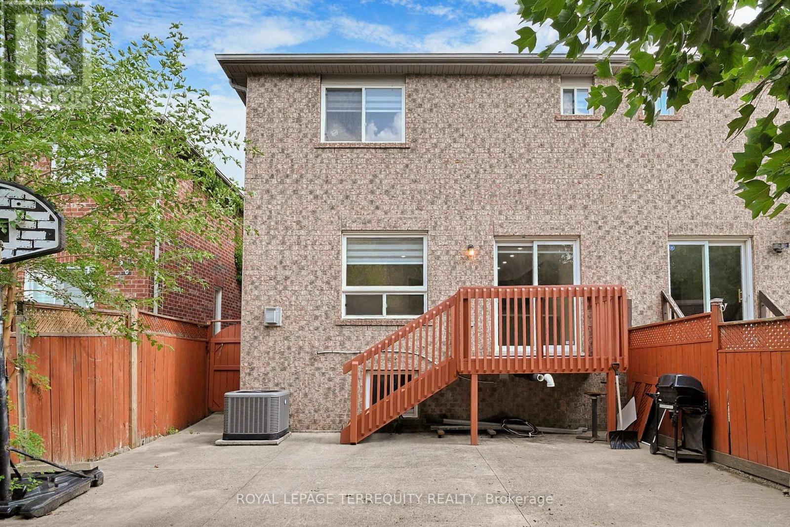 54 Mistdale Crescent, Brampton, Ontario  L7A 1S1 - Photo 49 - W12347826