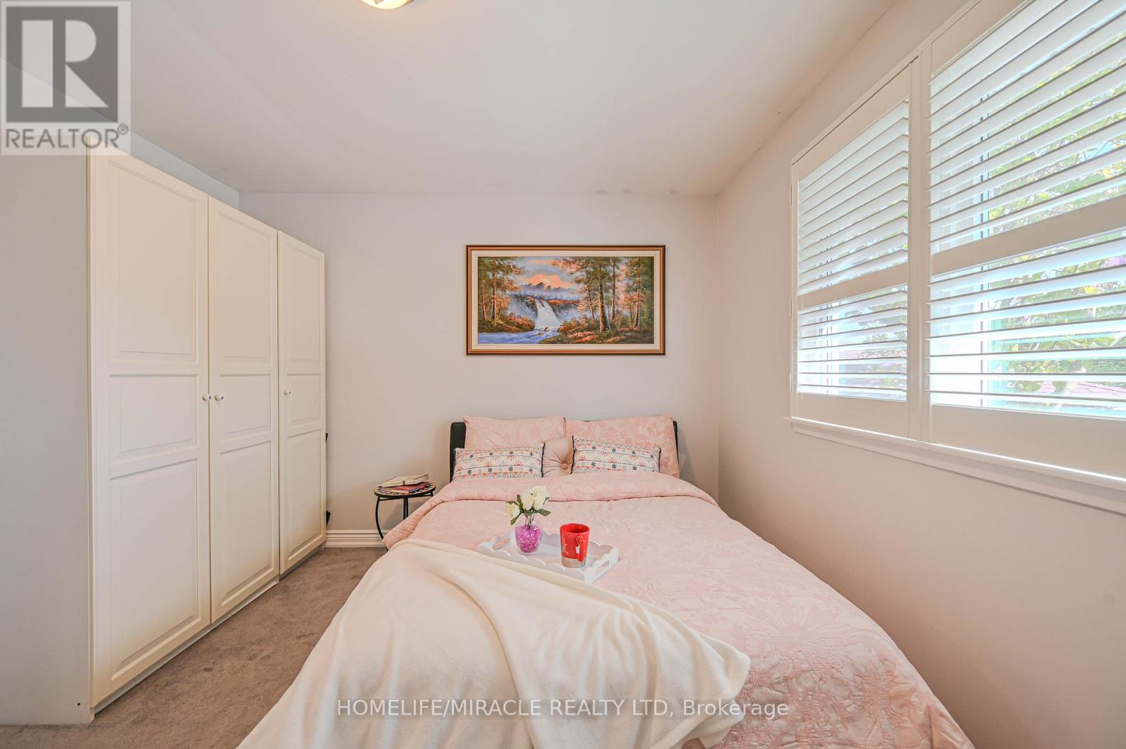 3273 Strabane Drive, Mississauga, Ontario  L5C 1W9 - Photo 28 - W12347844