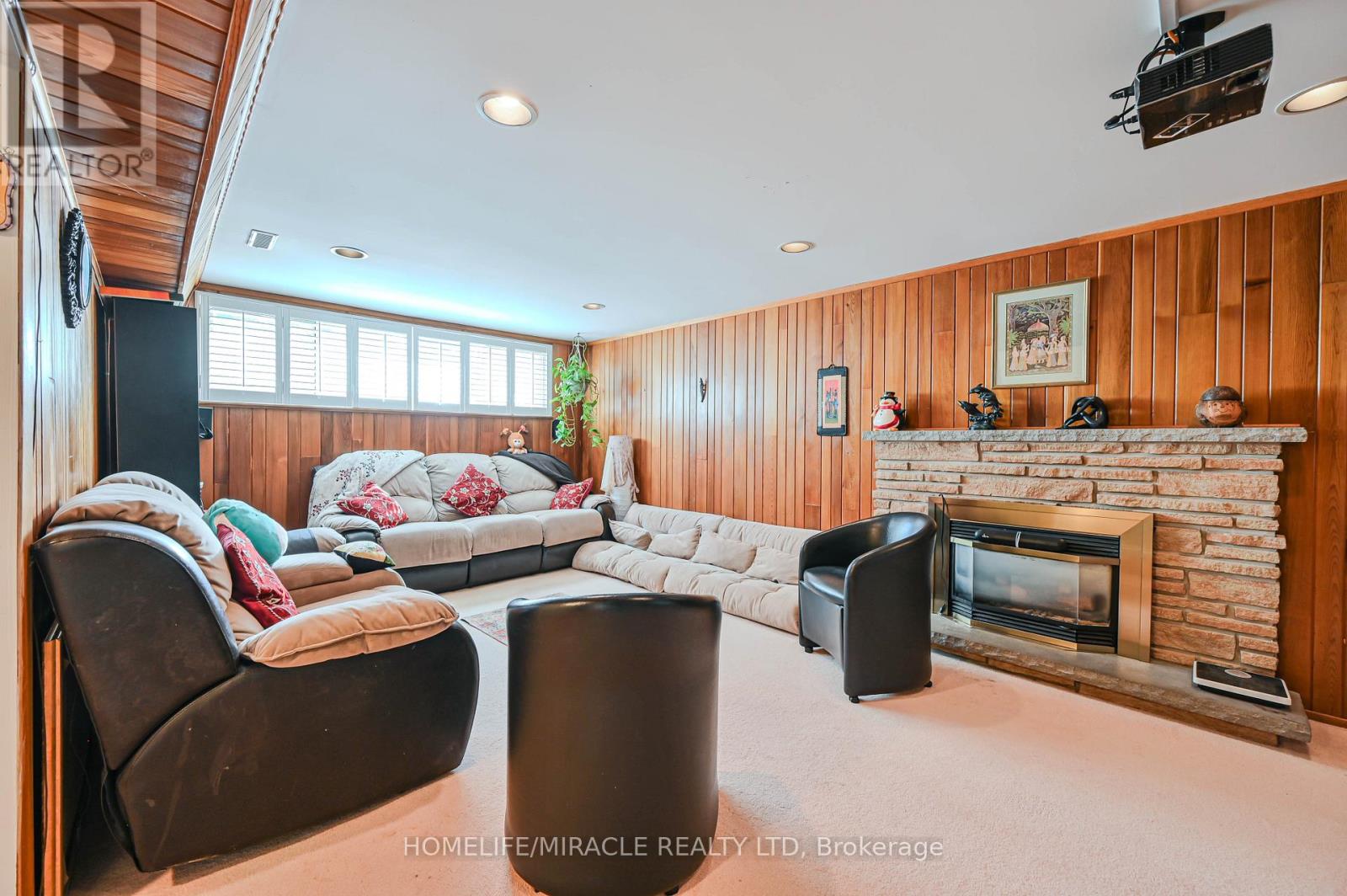 3273 Strabane Drive, Mississauga, Ontario  L5C 1W9 - Photo 37 - W12347844
