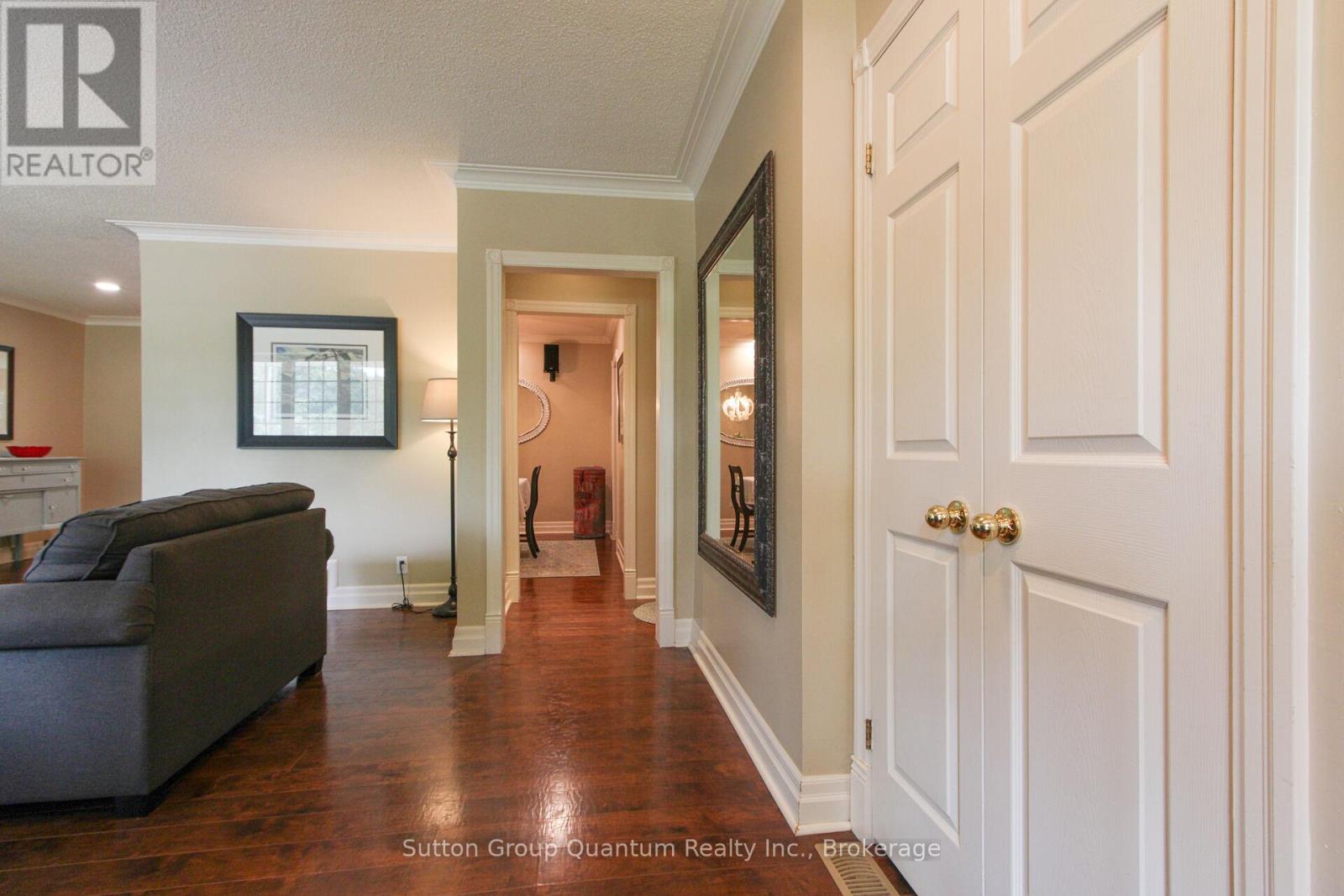 348 Sandhurst Drive, Oakville, Ontario  L6L 3Y6 - Photo 5 - W12304937