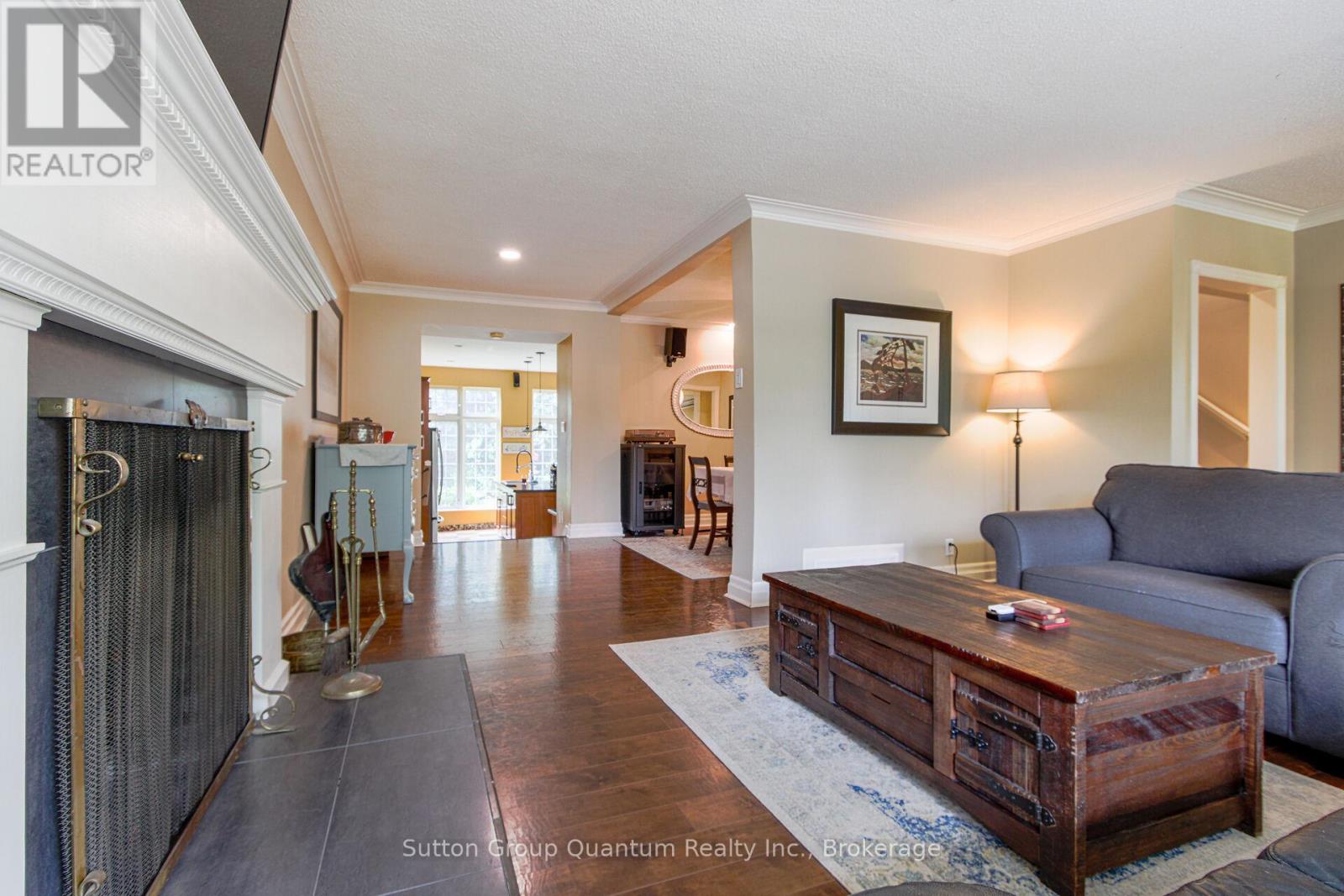 348 Sandhurst Drive, Oakville, Ontario  L6L 3Y6 - Photo 7 - W12304937
