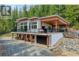 7249 Anglemont Way North Shuswap