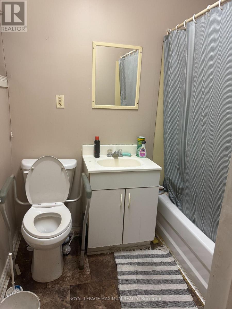 264 Athol Street E, Oshawa (Central), Ontario  L1H 1K3 - Photo 10 - E12347922