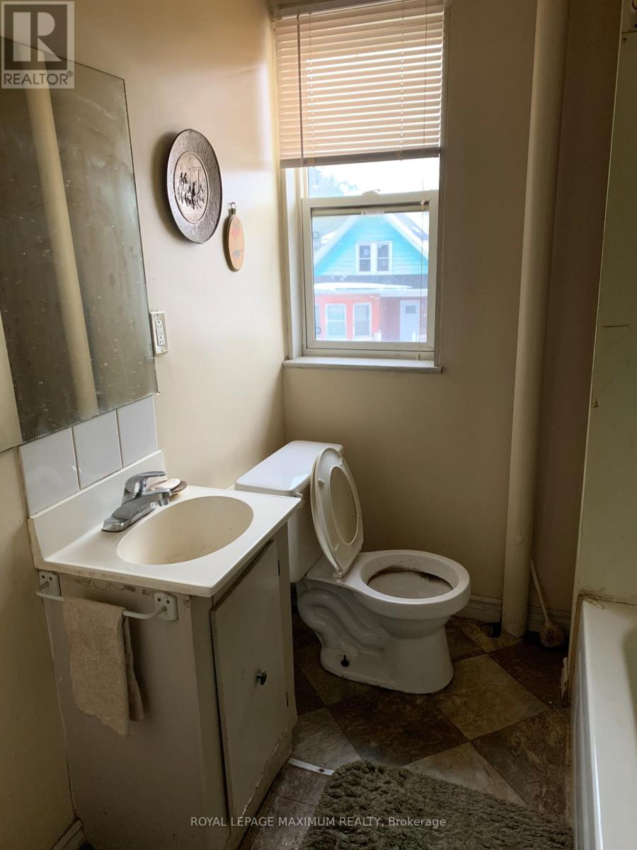 264 Athol Street E, Oshawa (Central), Ontario  L1H 1K3 - Photo 12 - E12347922