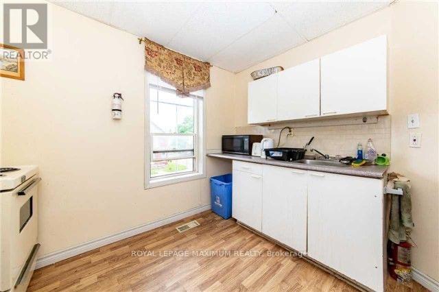 264 Athol Street E, Oshawa (Central), Ontario  L1H 1K3 - Photo 7 - E12347922