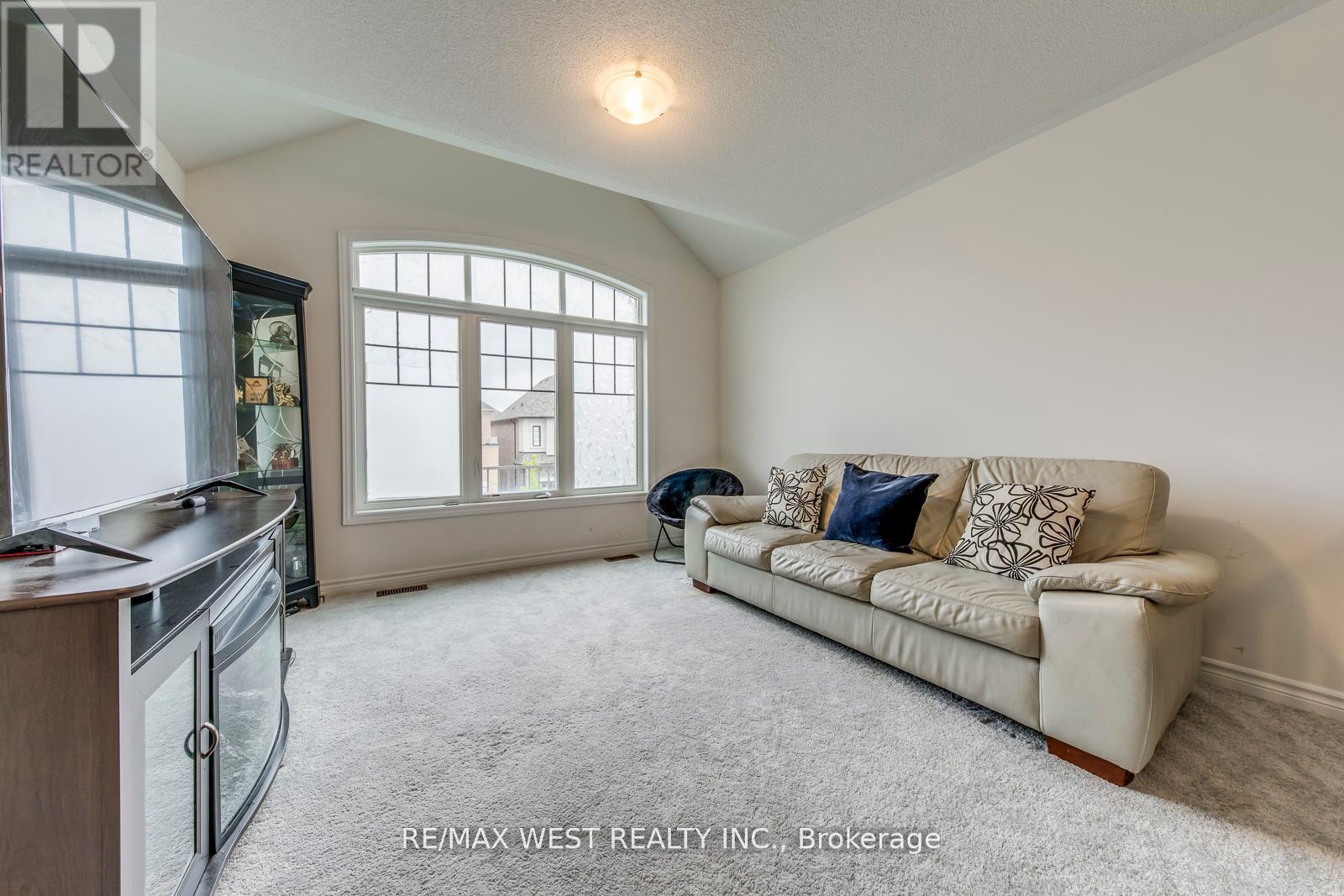 286 Danny Wheeler Boulevard, Georgina, Ontario  L4P 0J9 - Photo 33 - N12347948