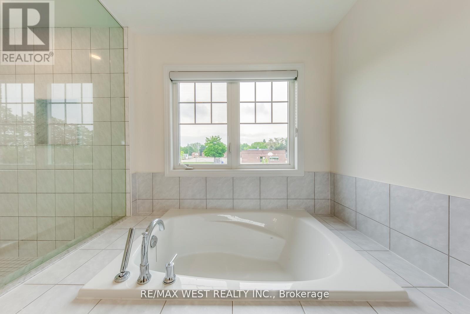 286 Danny Wheeler Boulevard, Georgina, Ontario  L4P 0J9 - Photo 40 - N12347948