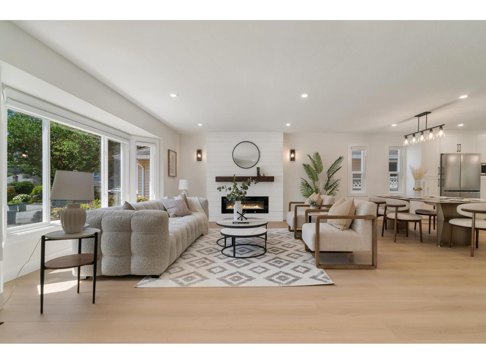 Property at 14097 16A AVENUE image 4