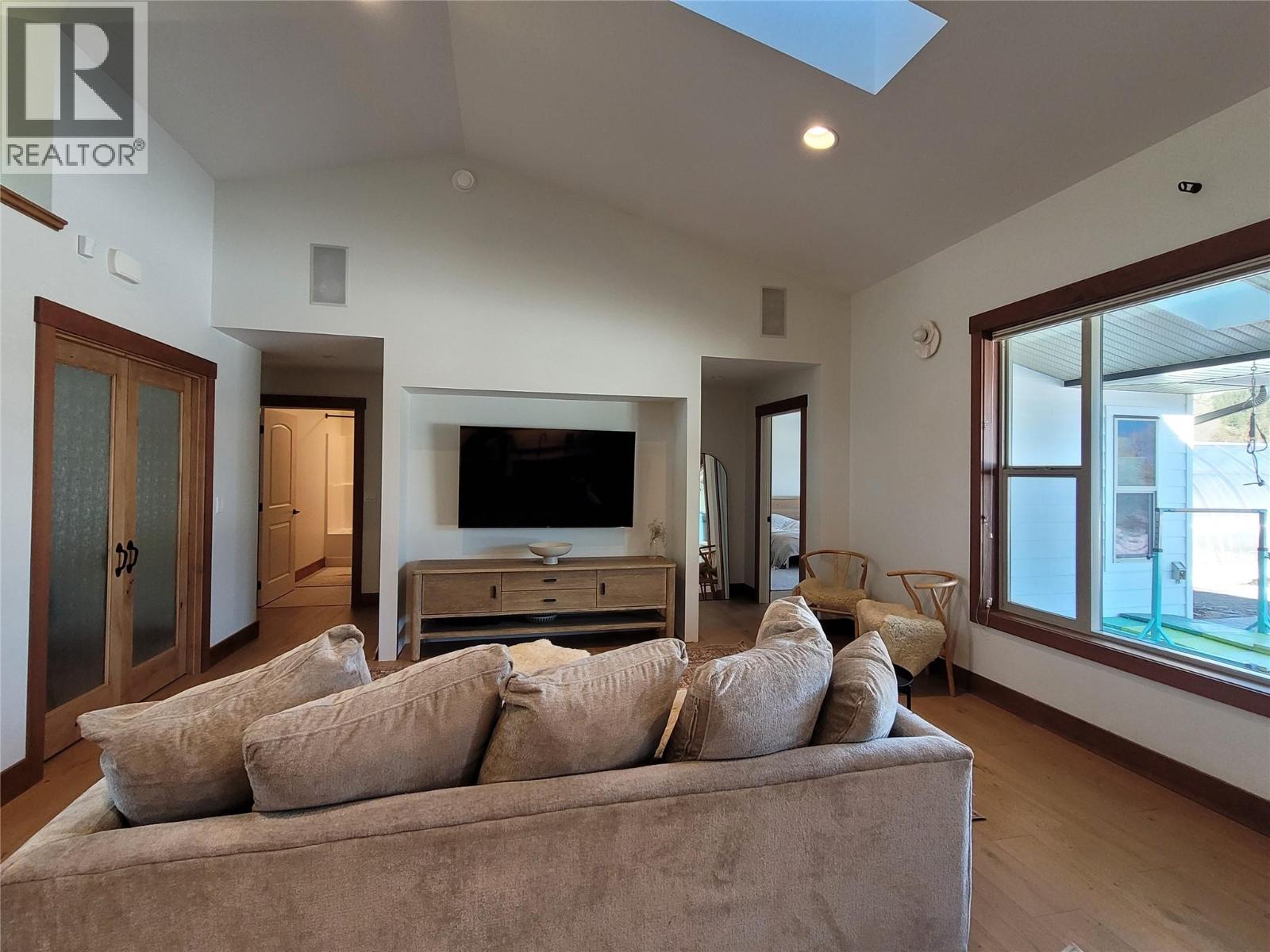 8170 Plotnikoff Road, Grand Forks, British Columbia  V0H 1H2 - Photo 15 - 10359257
