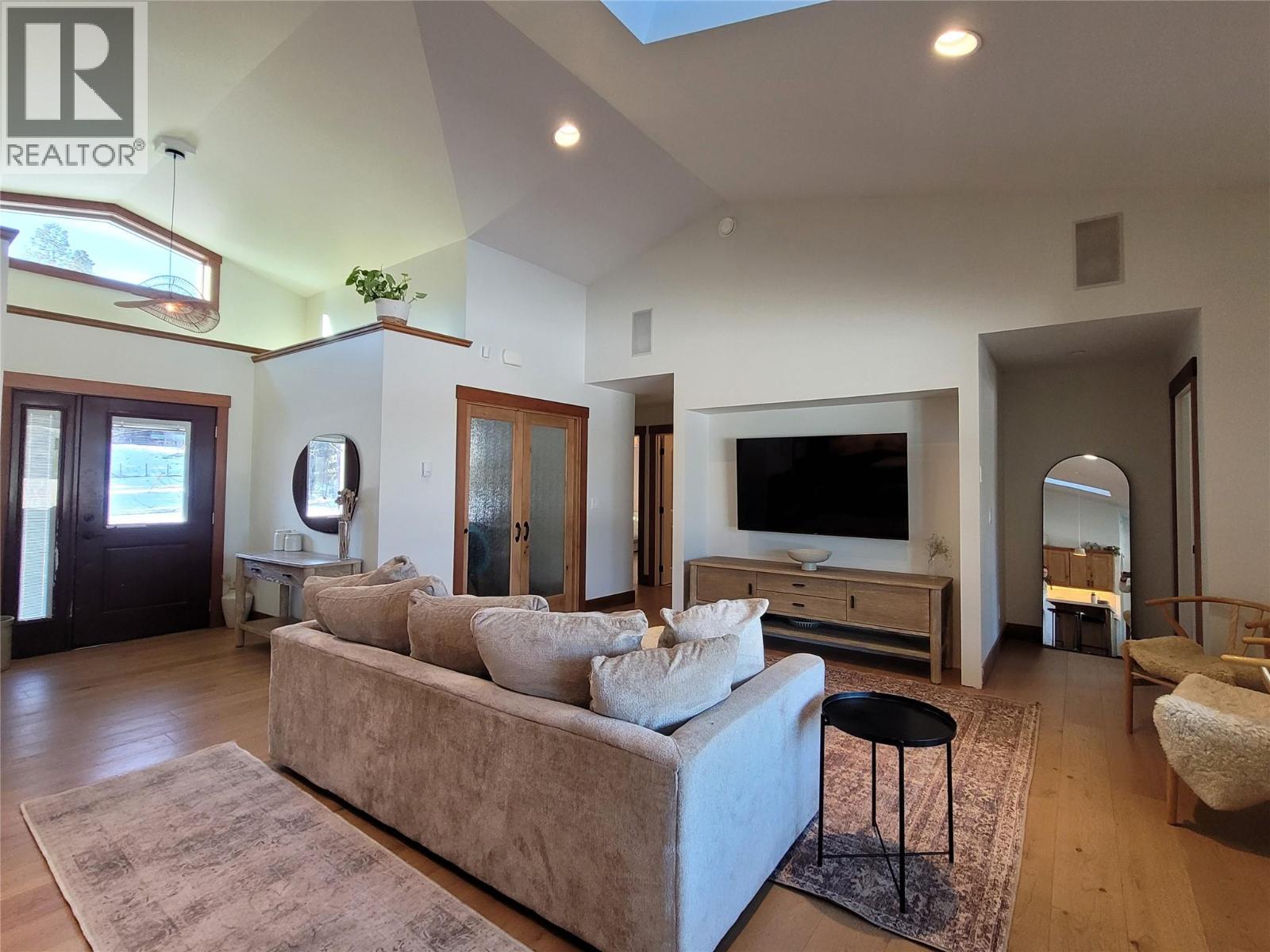 8170 Plotnikoff Road, Grand Forks, British Columbia  V0H 1H2 - Photo 14 - 10359257