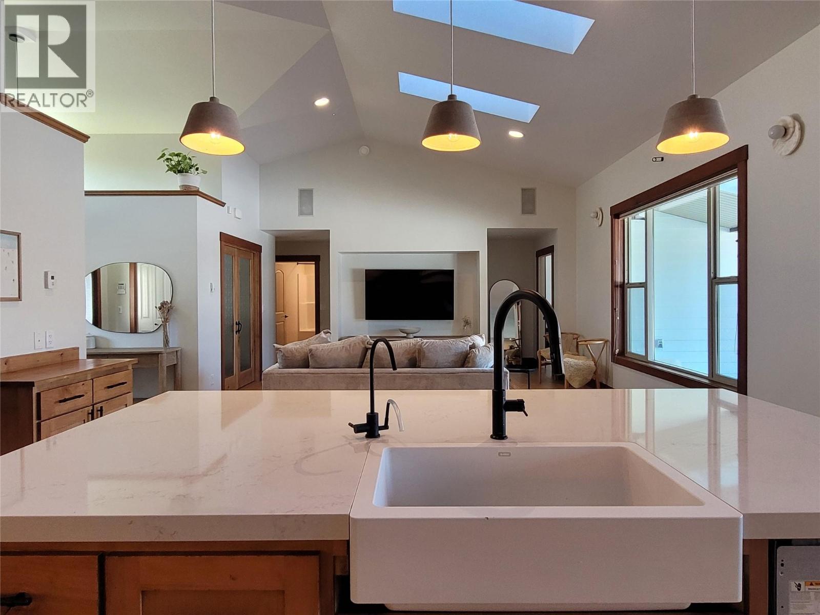 8170 Plotnikoff Road, Grand Forks, British Columbia  V0H 1H2 - Photo 31 - 10359257