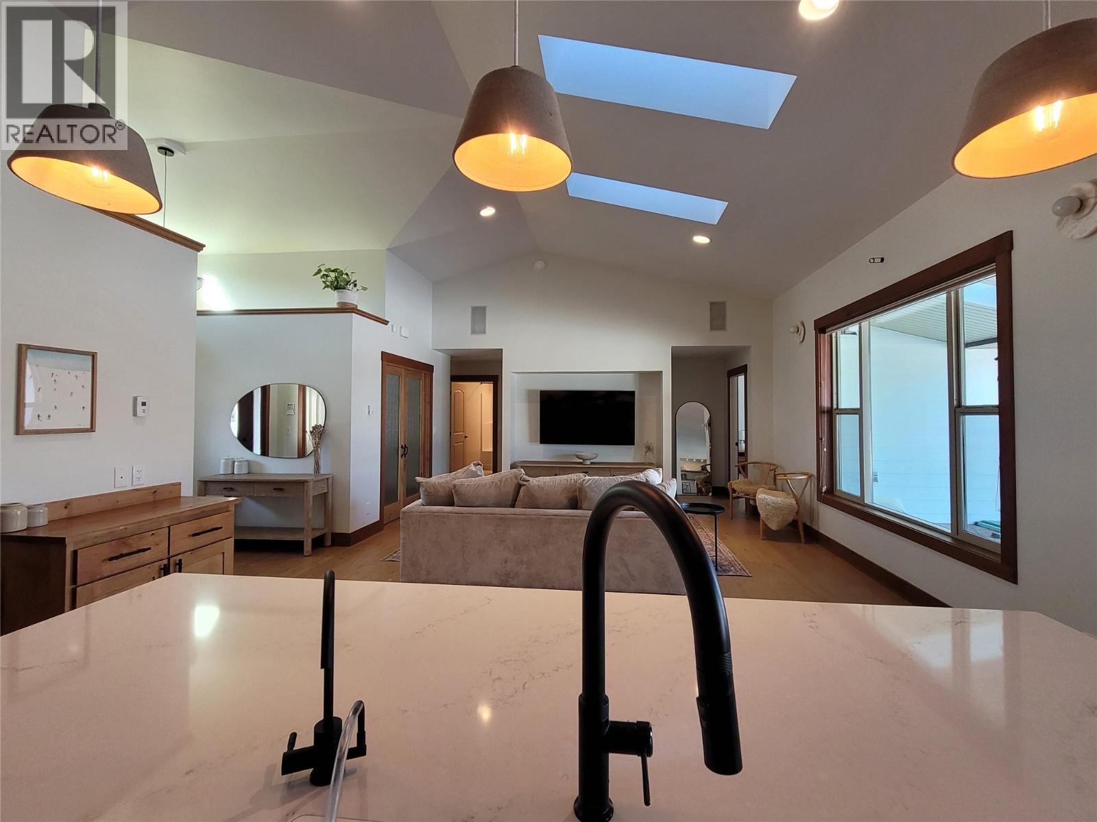 8170 Plotnikoff Road, Grand Forks, British Columbia  V0H 1H2 - Photo 33 - 10359257