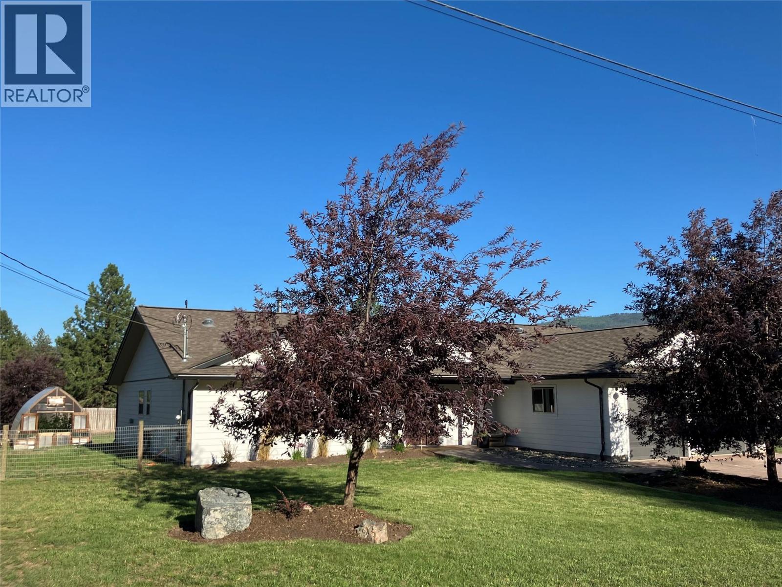 8170 Plotnikoff Road, Grand Forks, British Columbia  V0H 1H2 - Photo 3 - 10359257