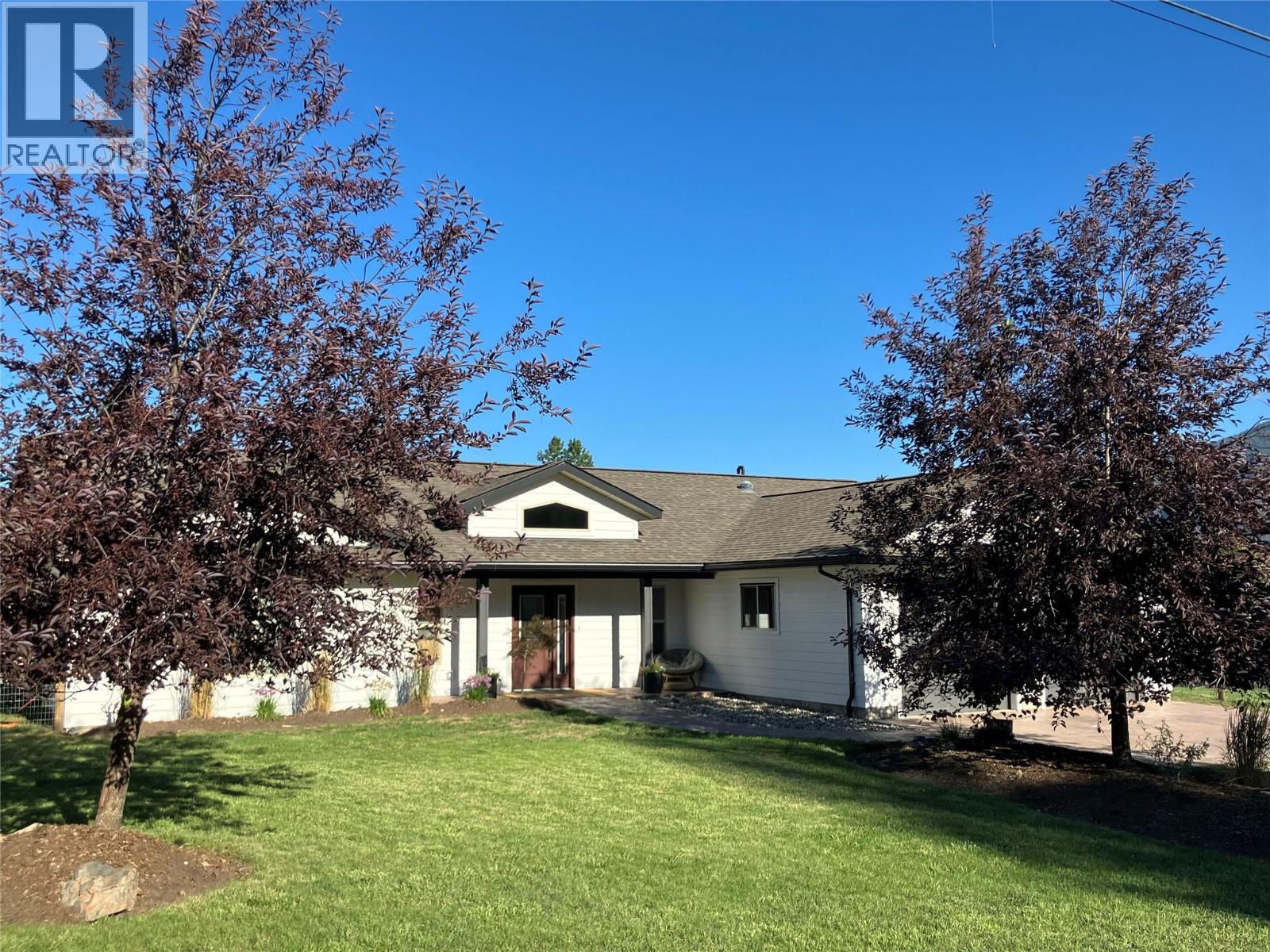 8170 Plotnikoff Road, Grand Forks, British Columbia  V0H 1H2 - Photo 2 - 10359257