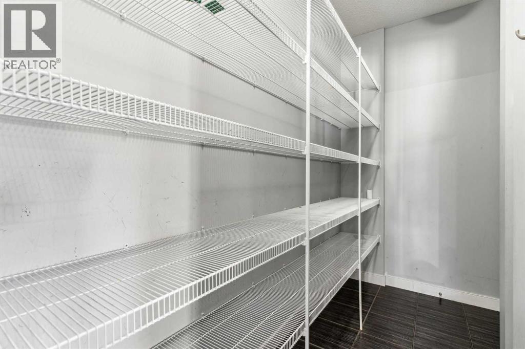 Property at 325 Evanspark Gardens NW image 5