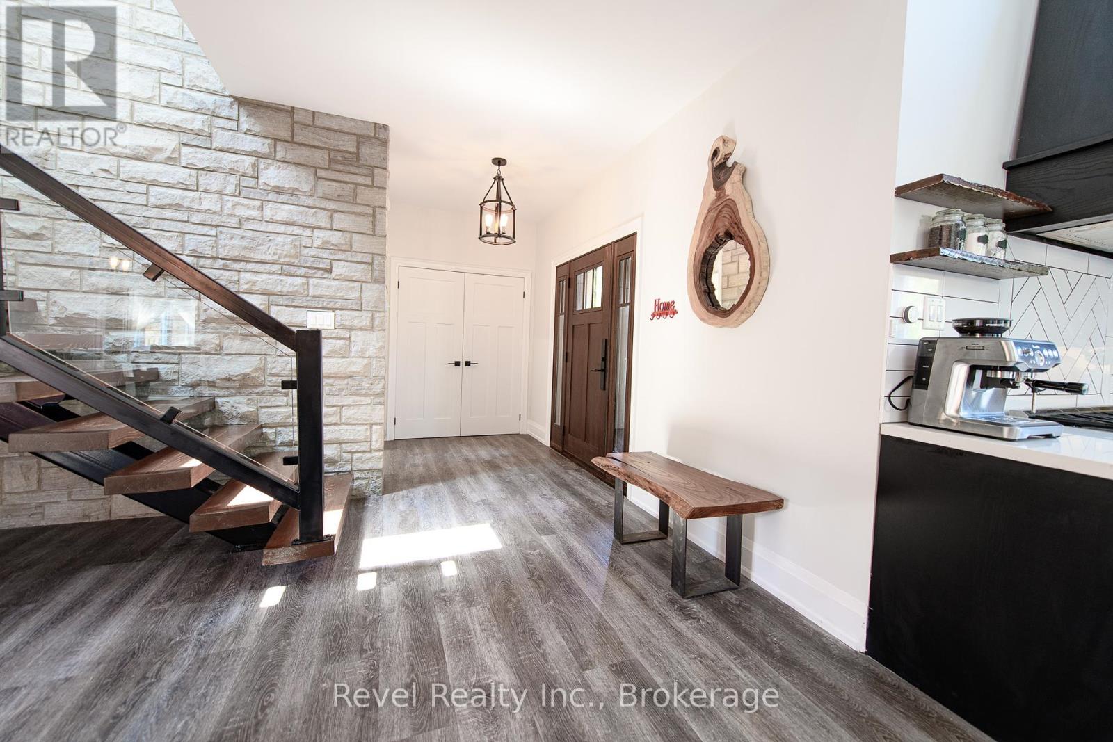 2165 Shore Lane, Wasaga Beach, Ontario  L9Z 2X7 - Photo 9 - S12345841