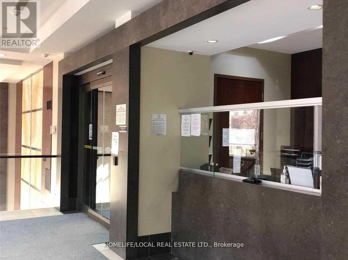 3403 - 310 Burnhamthorpe Road W, Mississauga, Ontario  L5B 4P9 - Photo 2 - W12347930