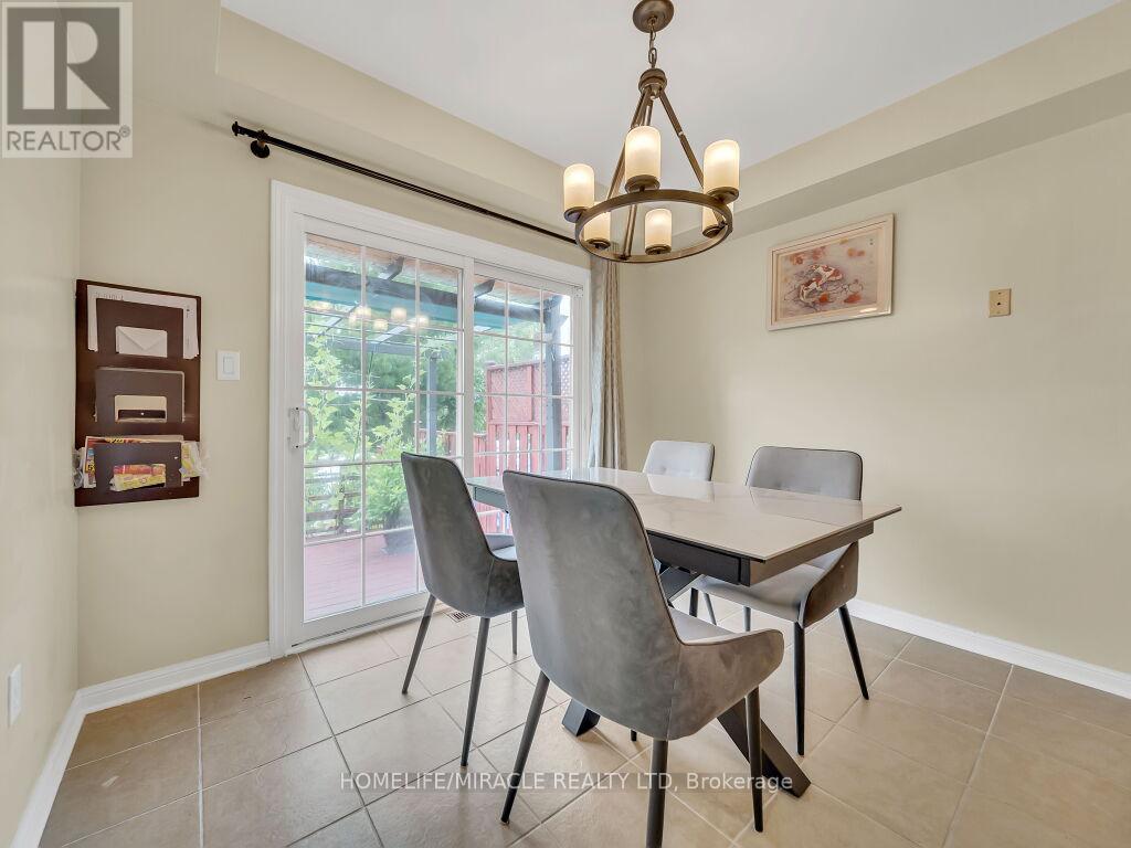 80 Sweetwood Circle, Brampton (Fletcher's Meadow), Ontario  L7A 2S1 - Photo 12 - W12345631