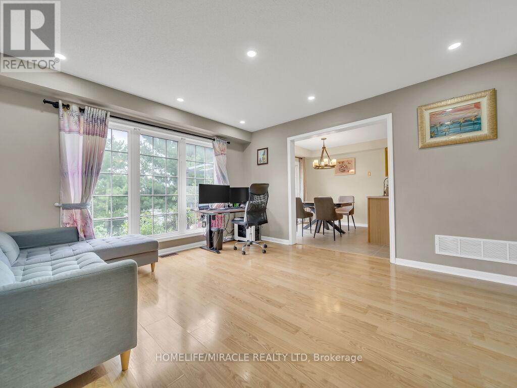 80 Sweetwood Circle, Brampton (Fletcher's Meadow), Ontario  L7A 2S1 - Photo 11 - W12345631