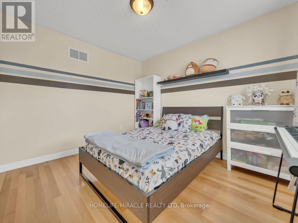 80 Sweetwood Circle, Brampton (Fletcher's Meadow), Ontario  L7A 2S1 - Photo 25 - W12345631