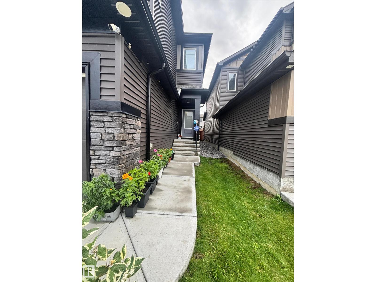Property at 2084 GRAYDON HILL CR SW SW image 4