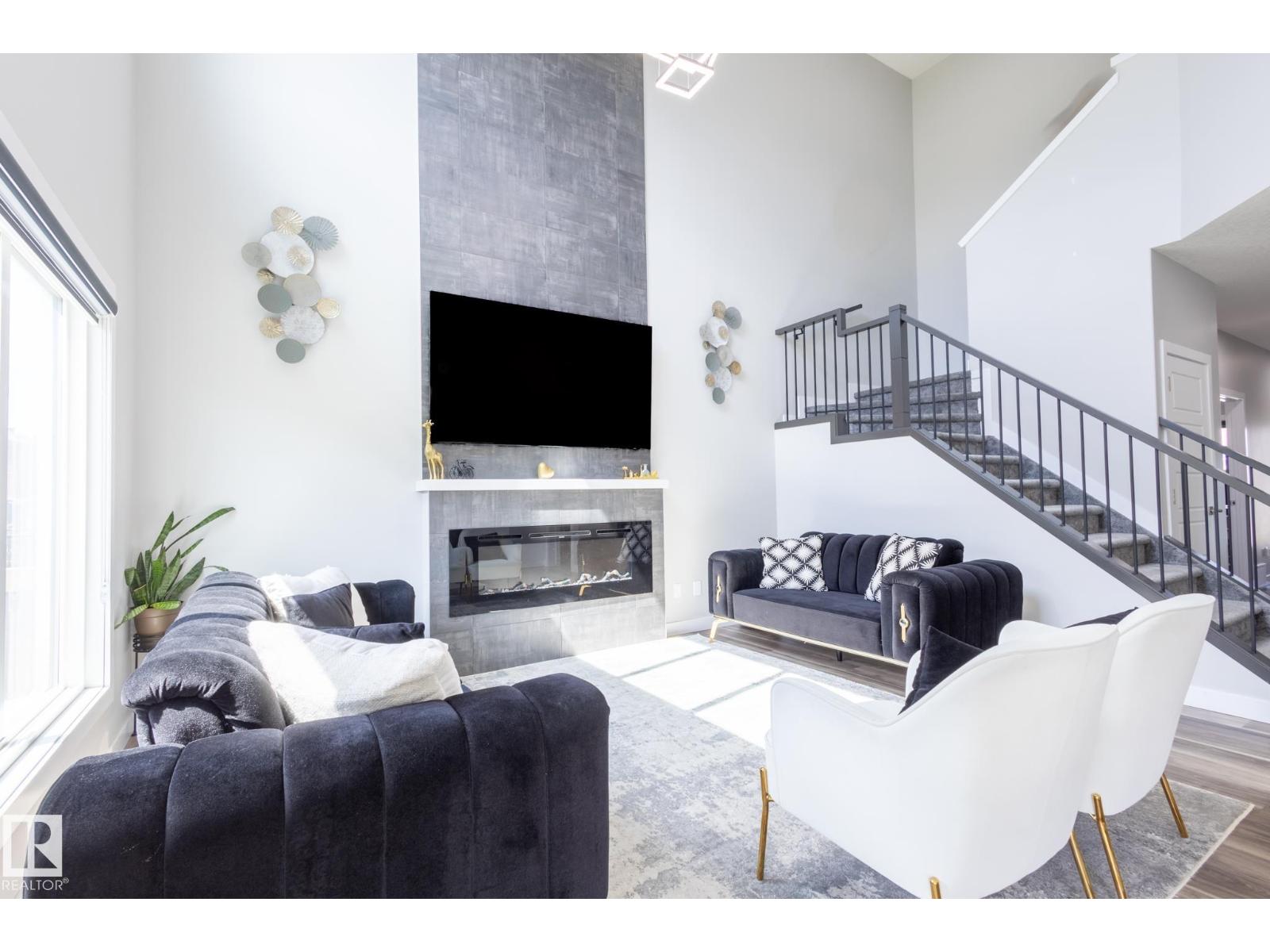 5745 Kootook Wy Sw, Edmonton, Alberta  T6W 4V9 - Photo 3 - E4453282