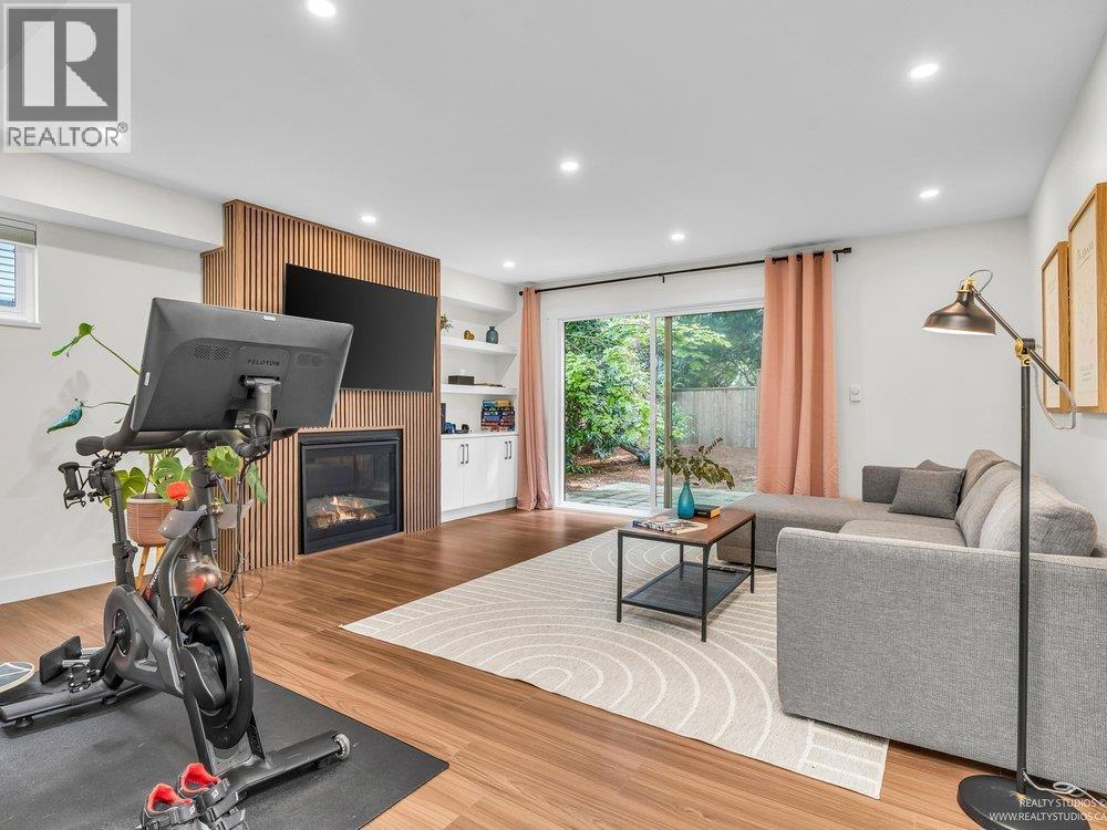 Property at 1636 FARRELL CRESCENT image 3