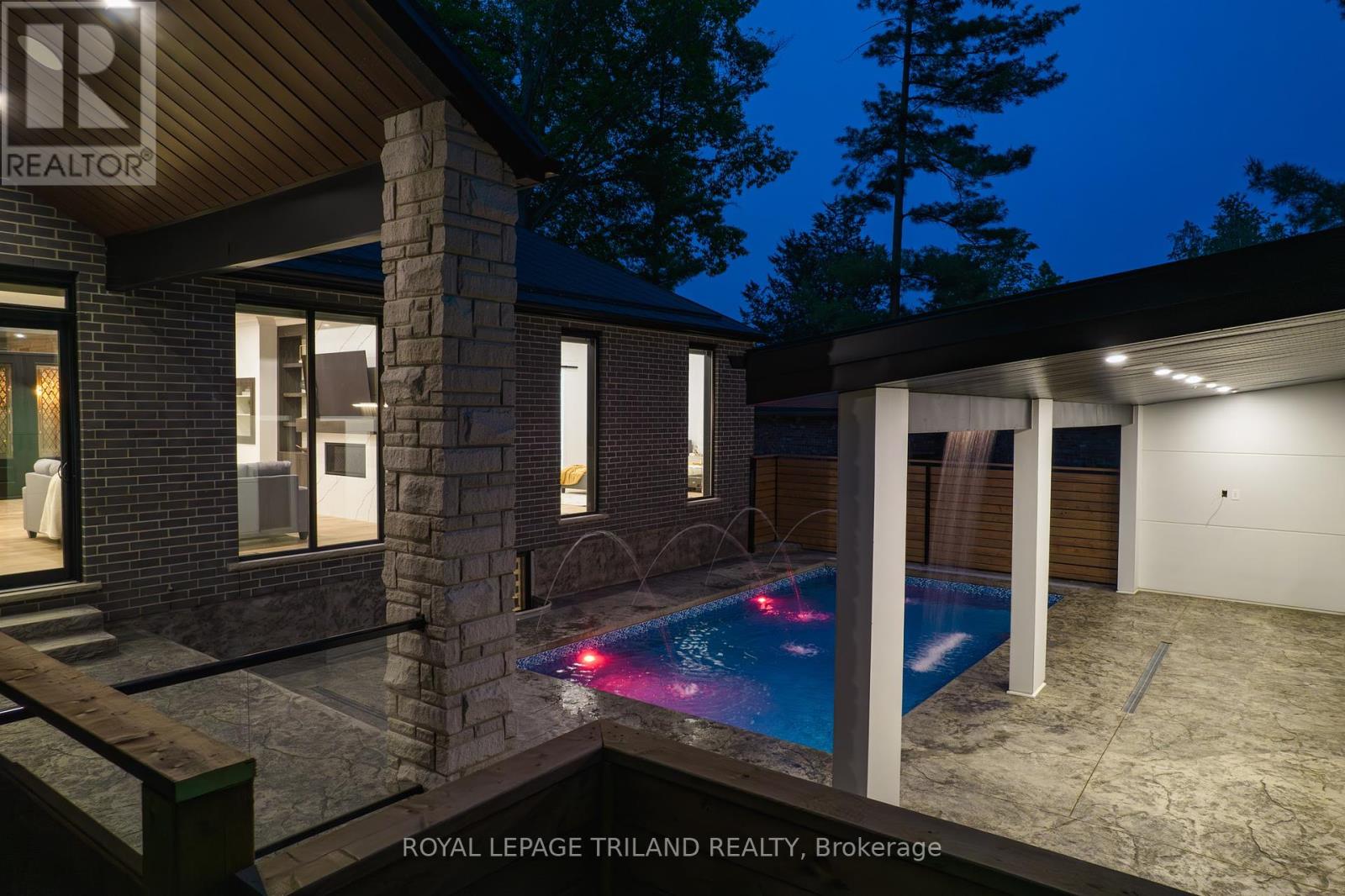 10175 Merrywood Drive, Lambton Shores, Ontario  N0M 1T0 - Photo 42 - X12348026
