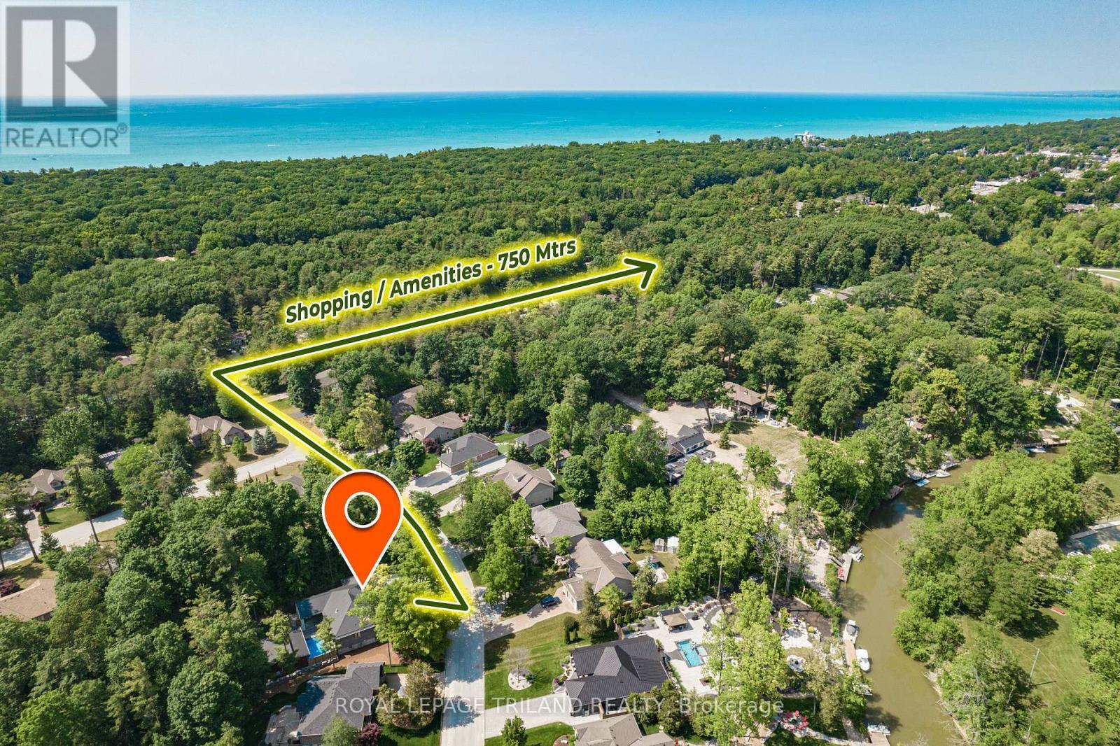 10175 Merrywood Drive, Lambton Shores, Ontario  N0M 1T0 - Photo 5 - X12348026