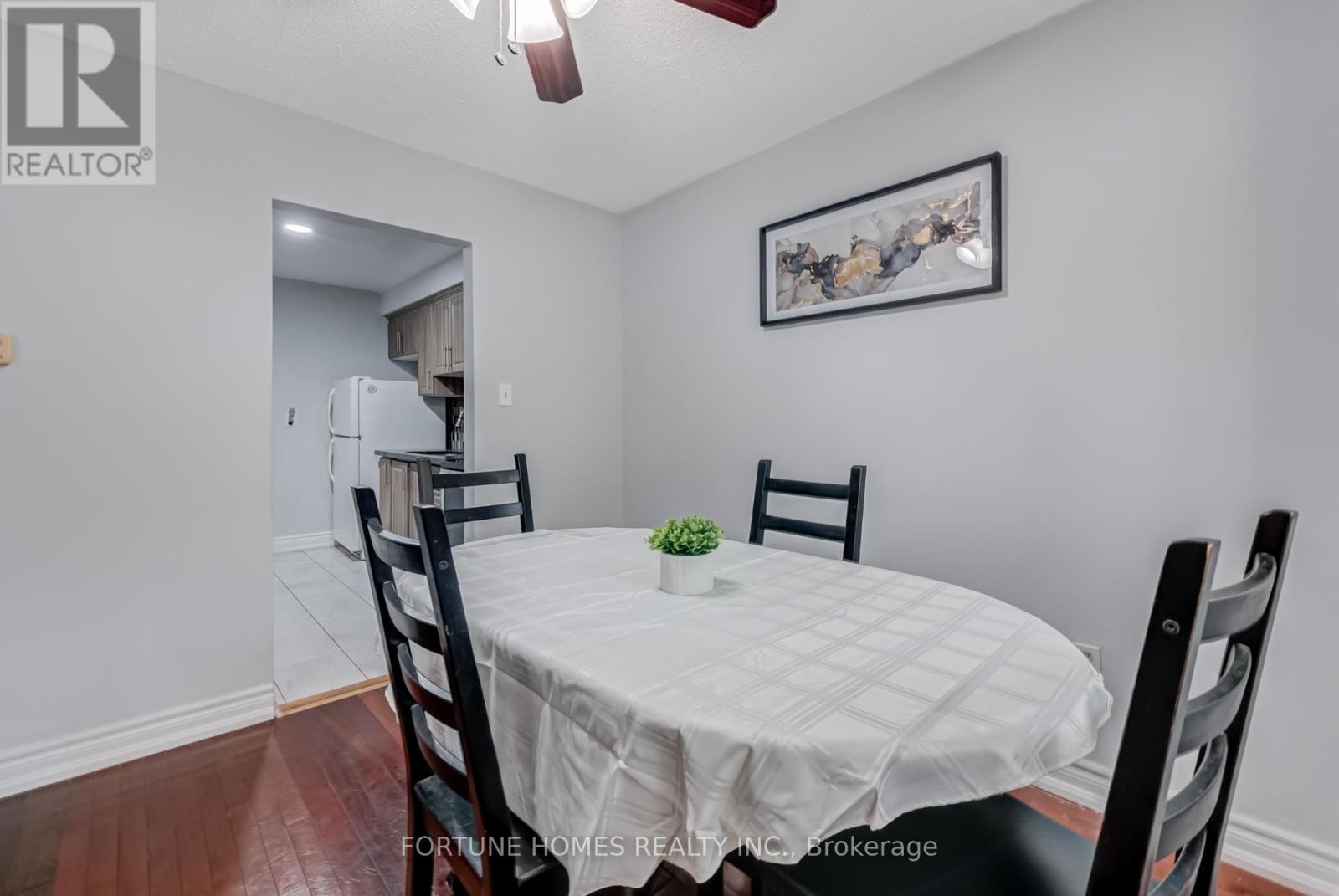 59 Enmount Drive, Brampton (Southgate), Ontario  L6T 4C9 - Photo 11 - W12347971