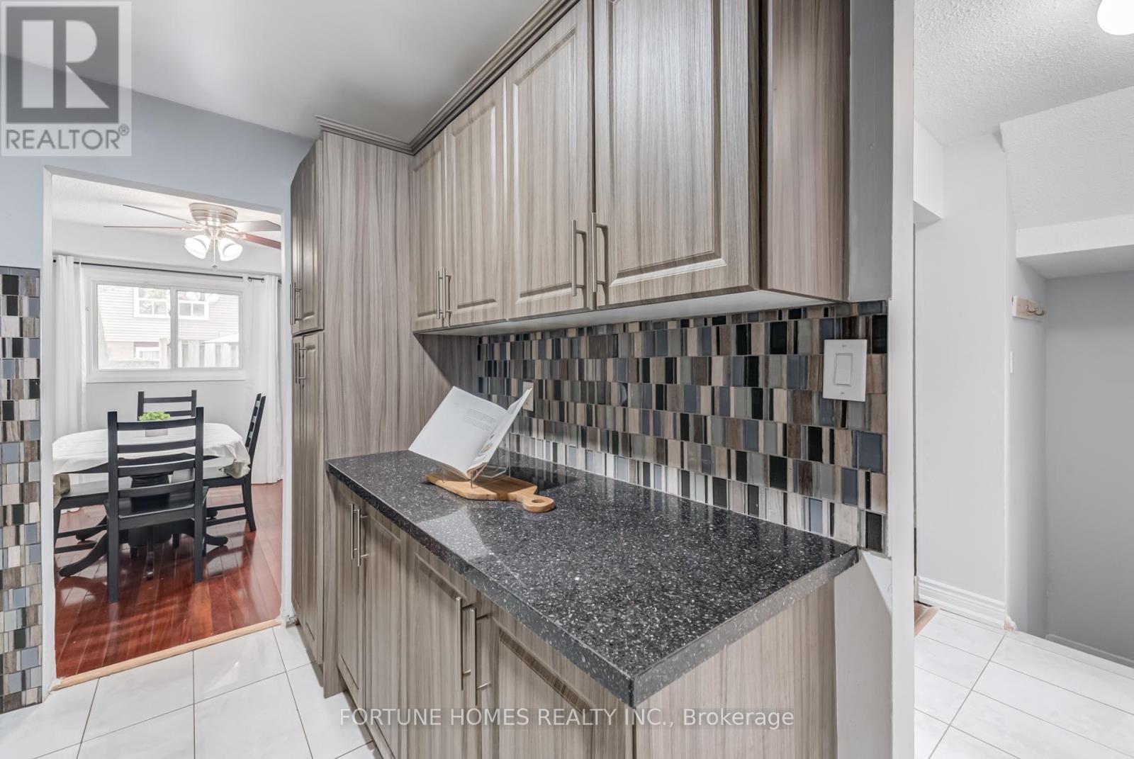 59 Enmount Drive, Brampton (Southgate), Ontario  L6T 4C9 - Photo 17 - W12347971