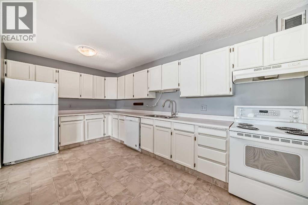 Property at 206, 2611 1 Avenue NW image 2