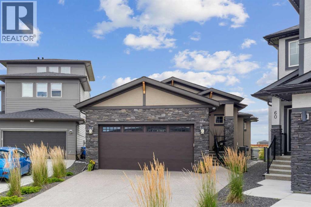 Property at 64 Walcrest View SE image 2