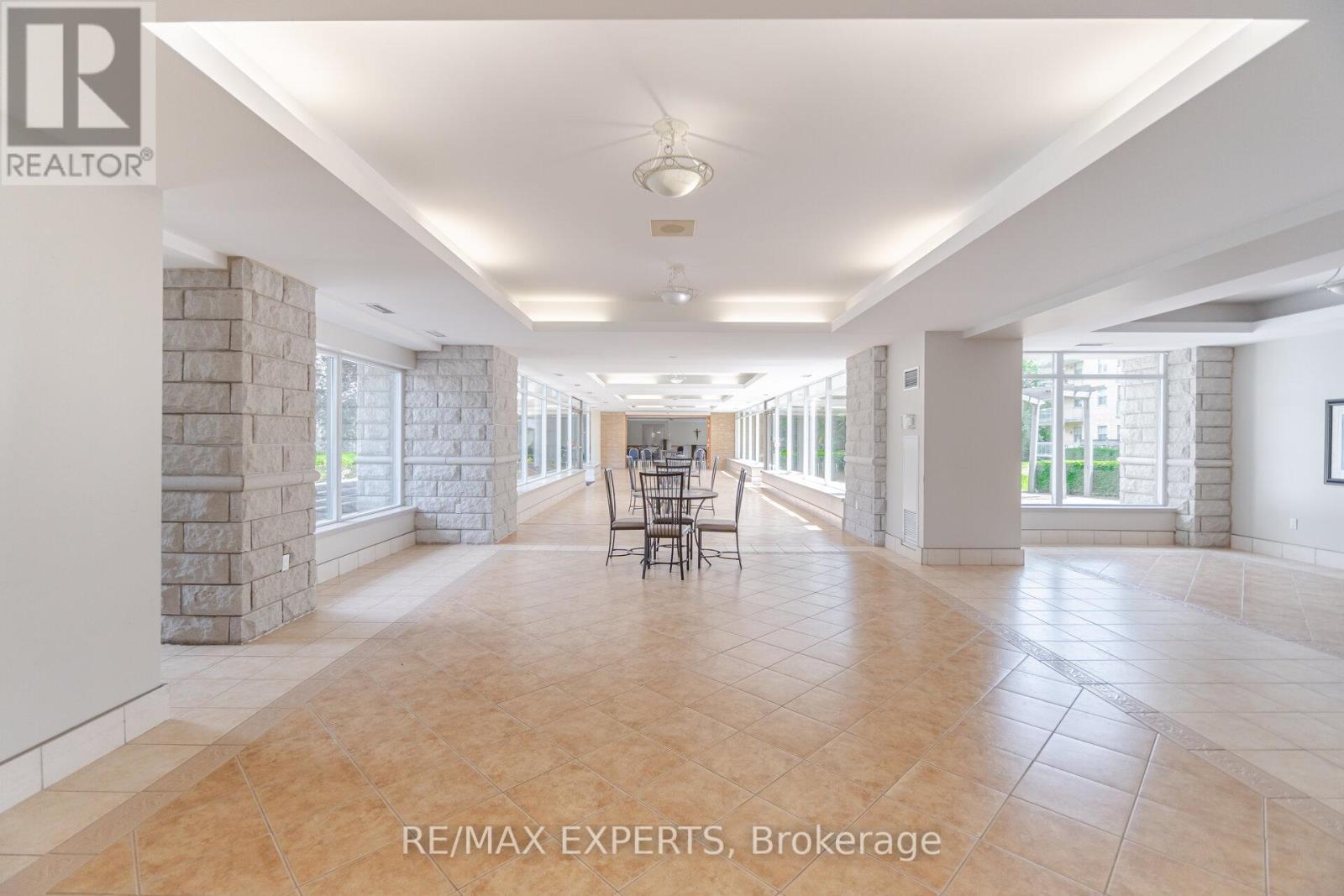 216 - 2502 Rutherford Road, Vaughan (Maple), Ontario  L4K 5N6 - Photo 11 - N12342339