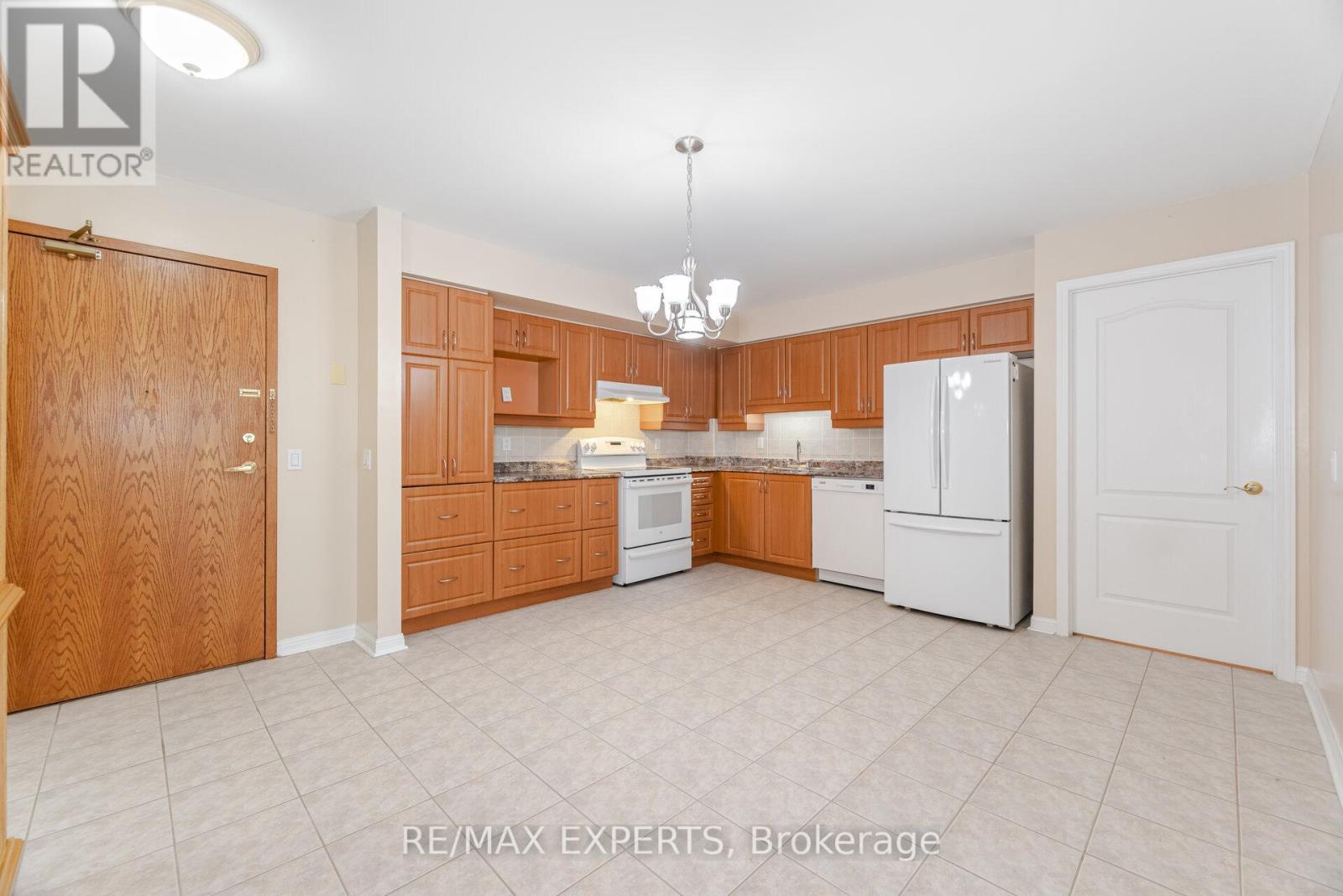 216 - 2502 Rutherford Road, Vaughan (Maple), Ontario  L4K 5N6 - Photo 15 - N12342339