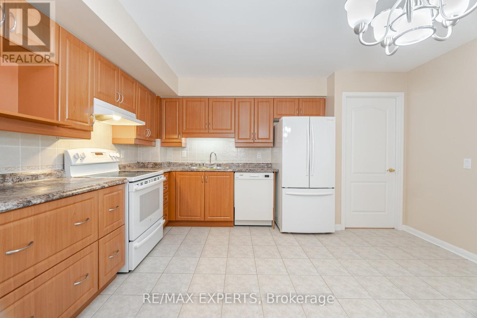216 - 2502 Rutherford Road, Vaughan (Maple), Ontario  L4K 5N6 - Photo 19 - N12342339