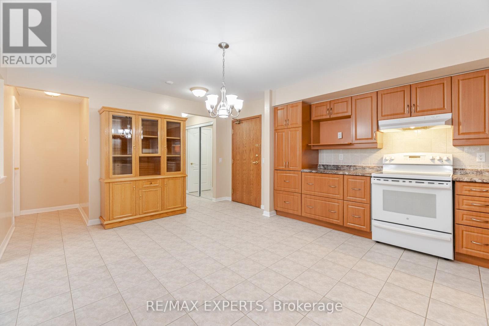 216 - 2502 Rutherford Road, Vaughan (Maple), Ontario  L4K 5N6 - Photo 17 - N12342339